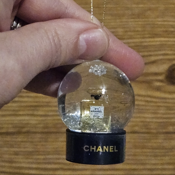 Perfume No. 5 Snow Globe Ornament No. 5 Perfume Holiday Christmas GWP - Picture 2 of 6